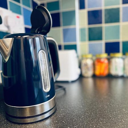 Robin'S Hollow: 2Bd Home Near Wrexham Afc Екстер'єр фото