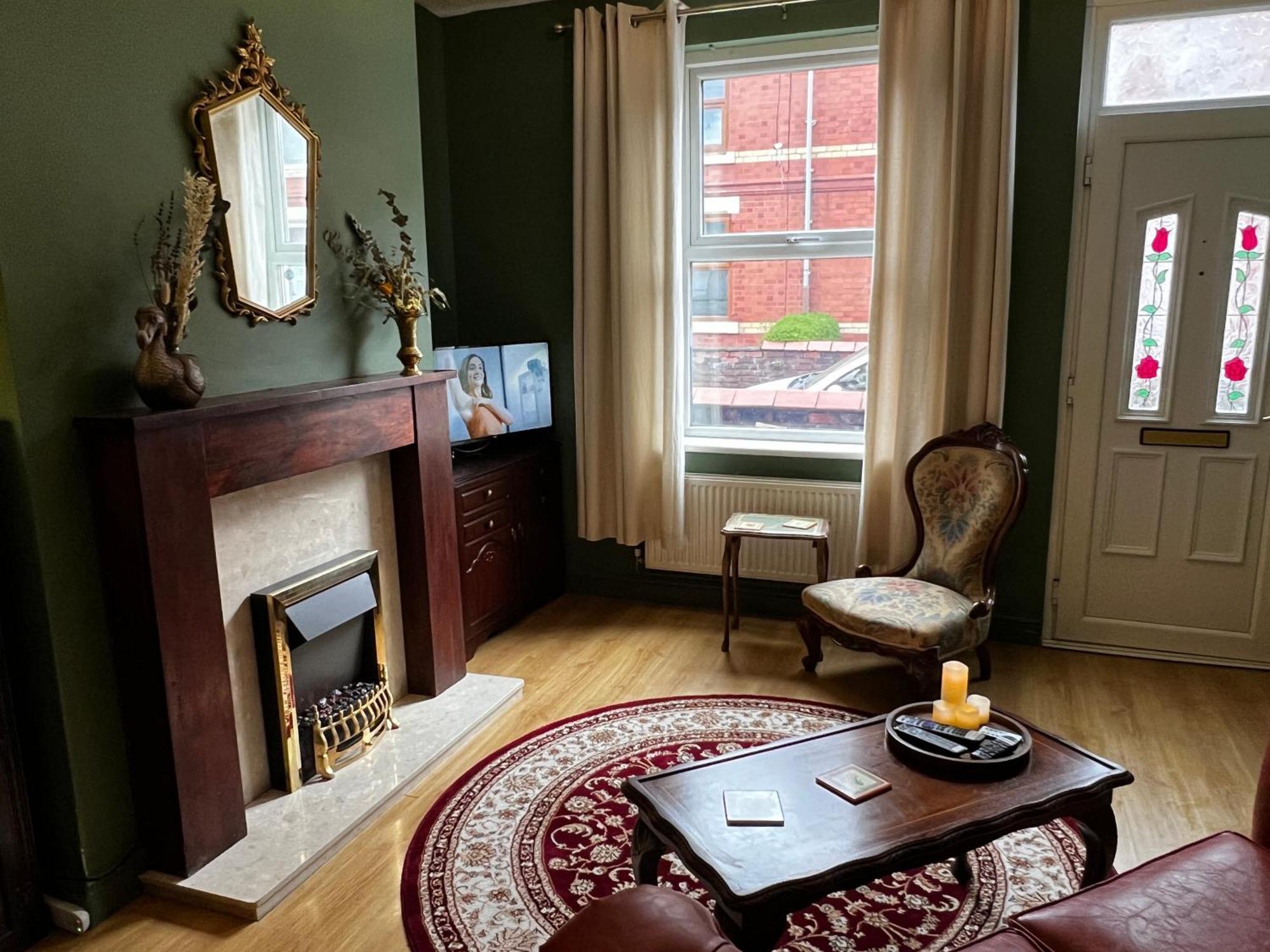 Robin'S Hollow: 2Bd Home Near Wrexham Afc Екстер'єр фото