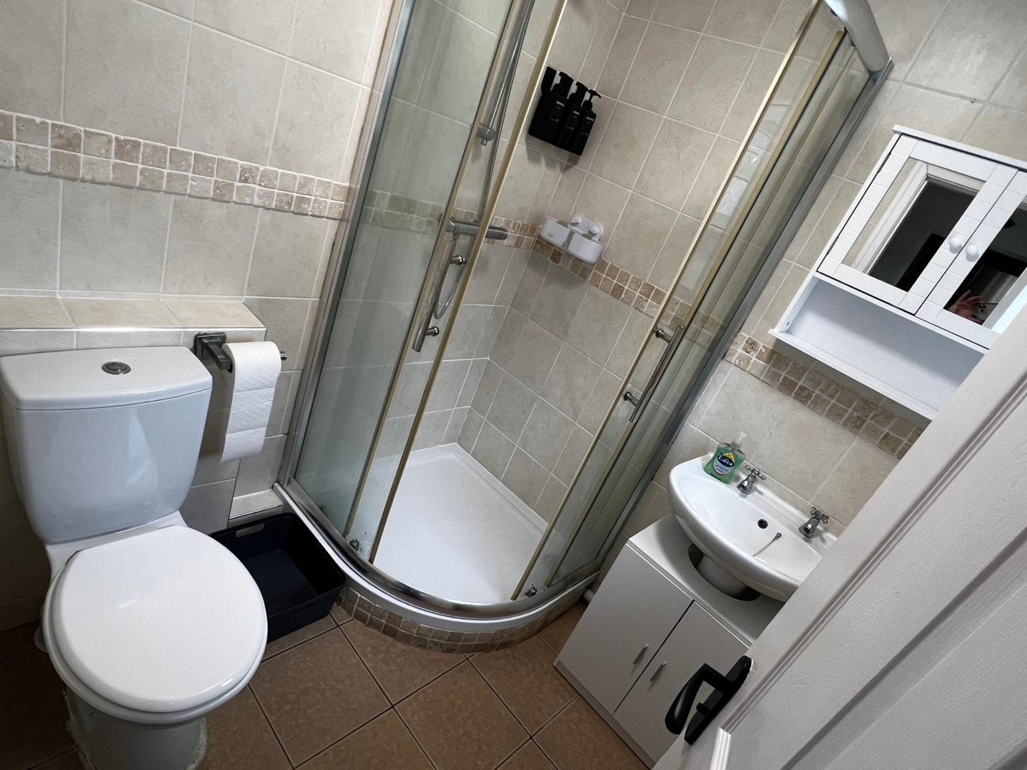 Robin'S Hollow: 2Bd Home Near Wrexham Afc Екстер'єр фото