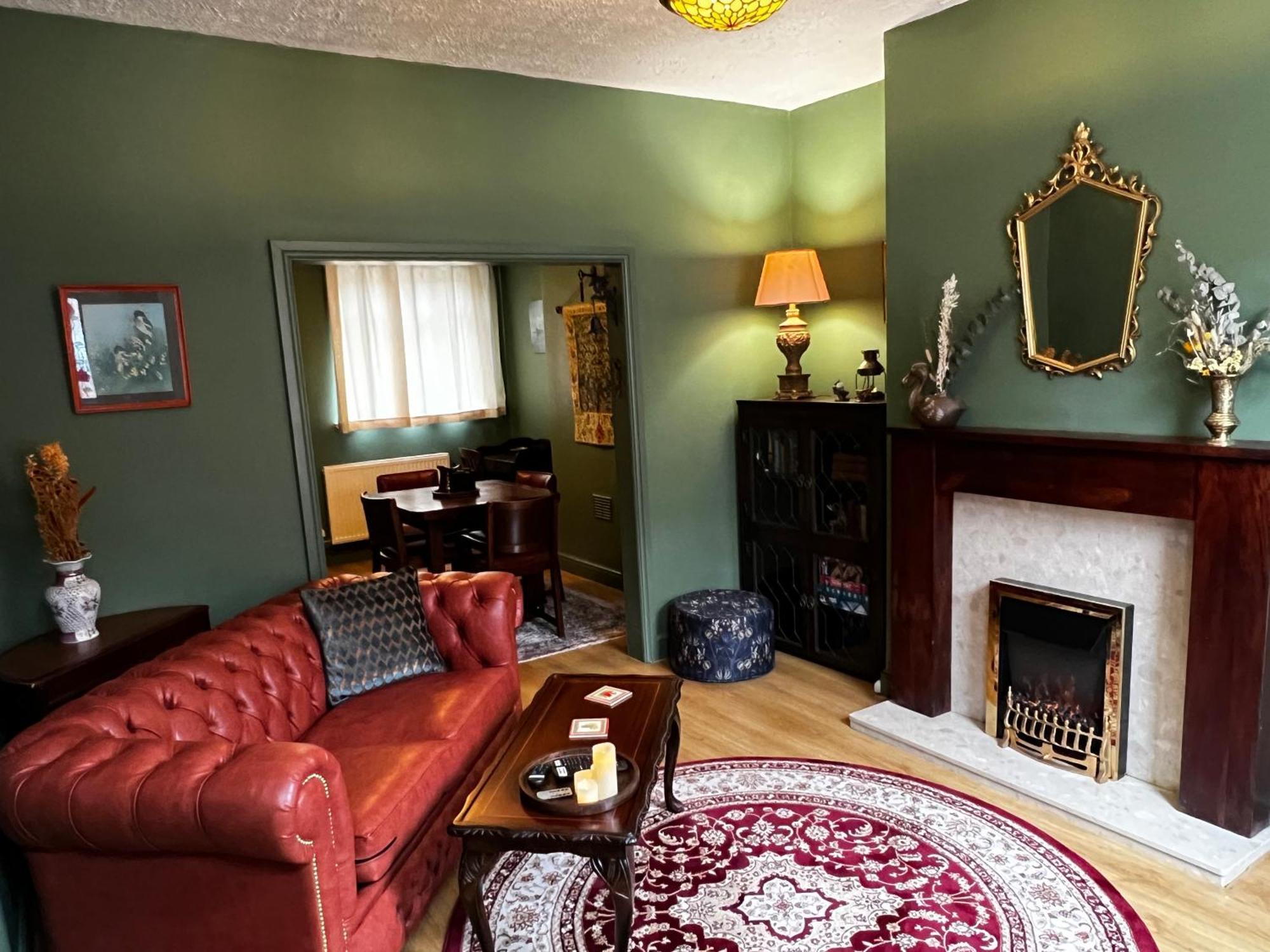 Robin'S Hollow: 2Bd Home Near Wrexham Afc Екстер'єр фото