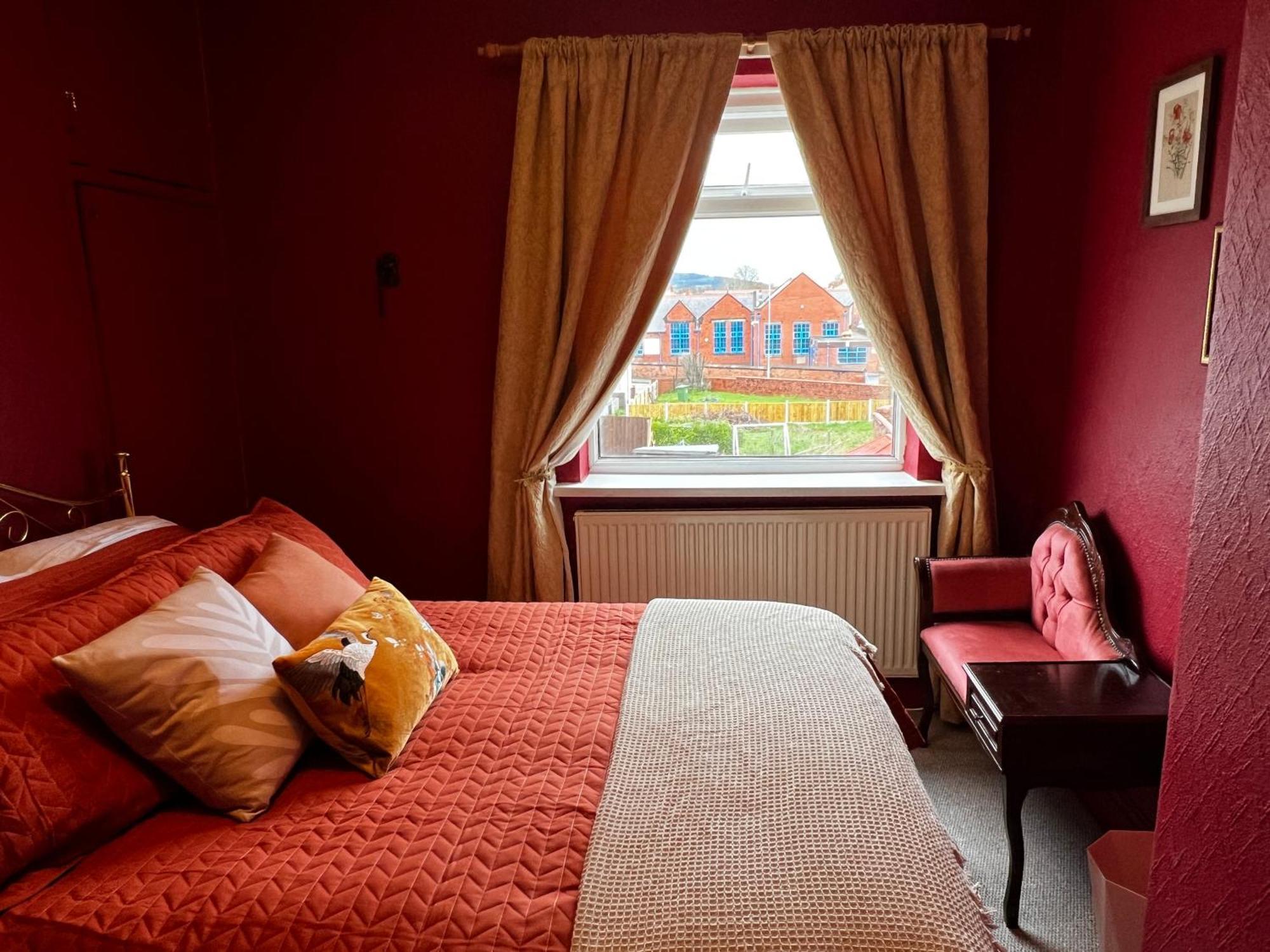 Robin'S Hollow: 2Bd Home Near Wrexham Afc Екстер'єр фото